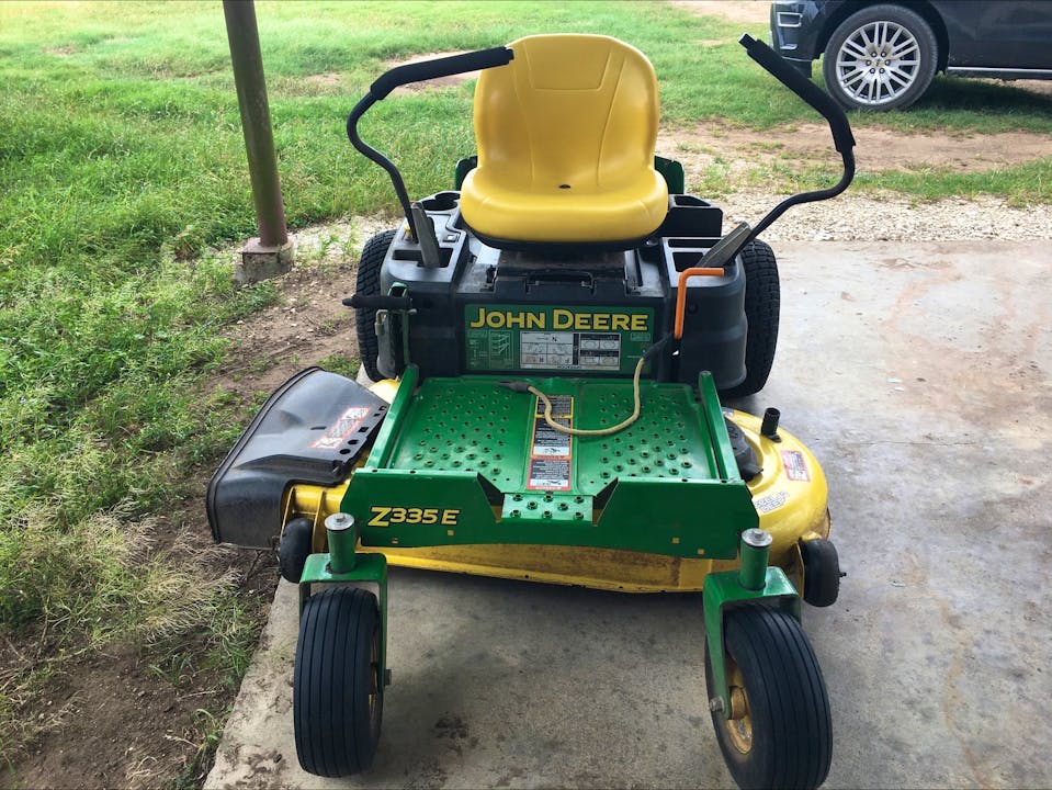 John Deere Z335E