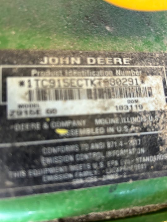 John Deere Z915E