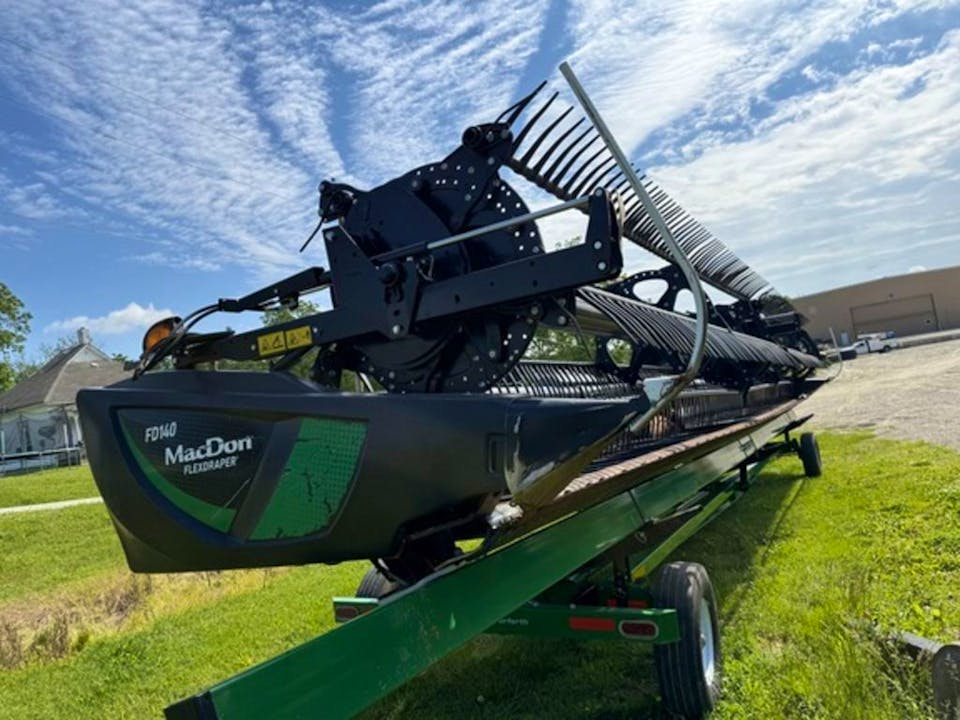 MacDon FD140