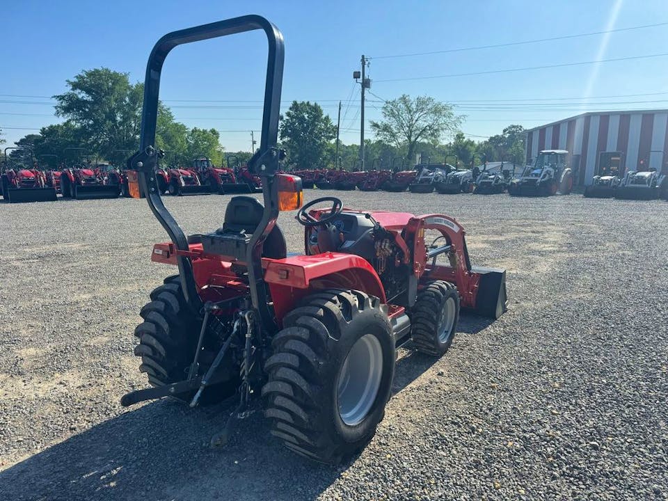 Massey Ferguson 1735E