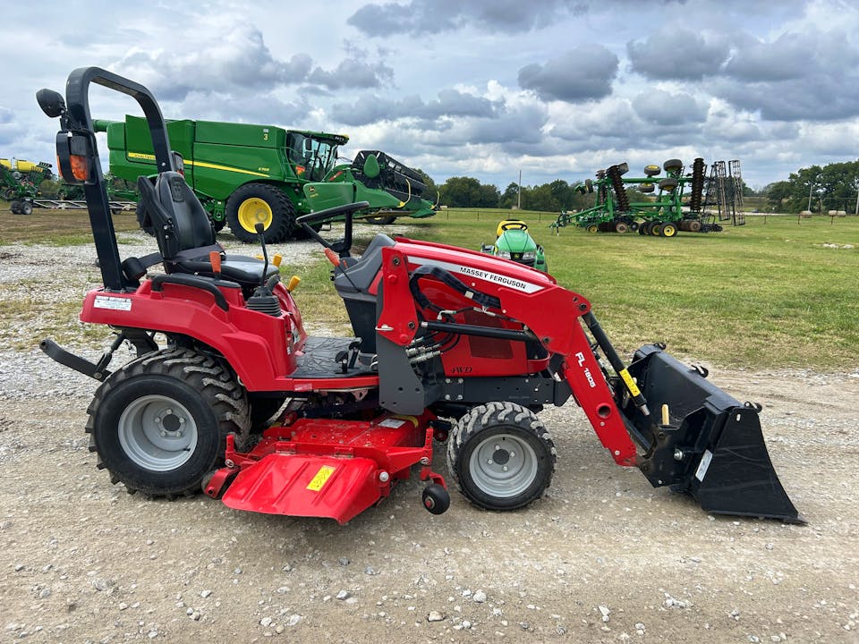 Massey Ferguson GC1725M
