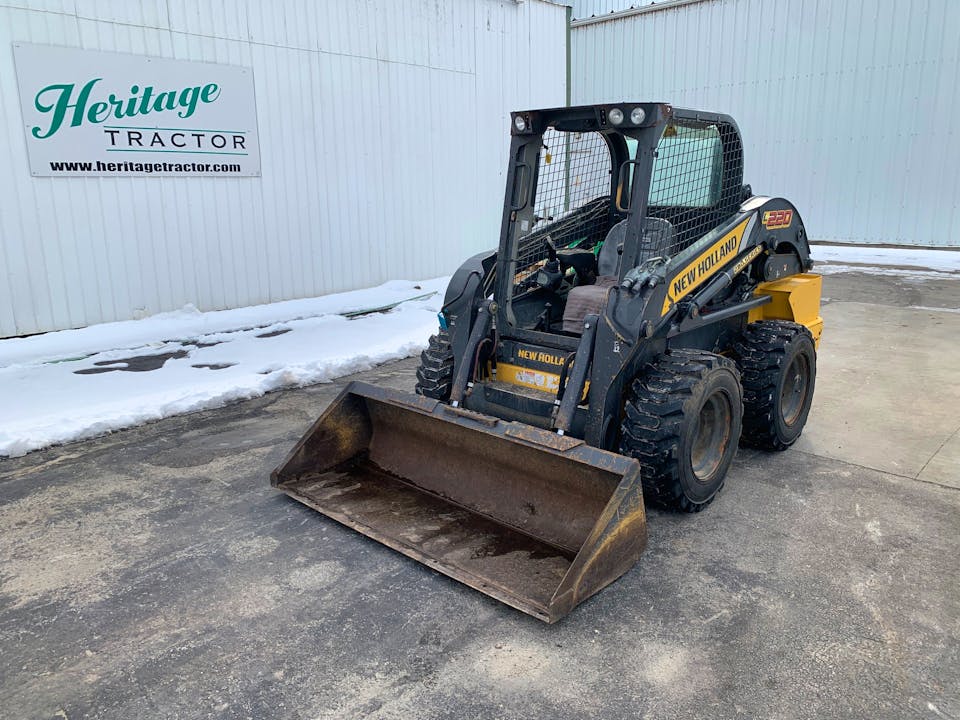 New Holland L220