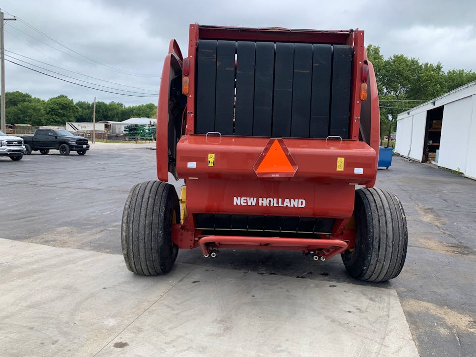New Holland Rollbelt 560
