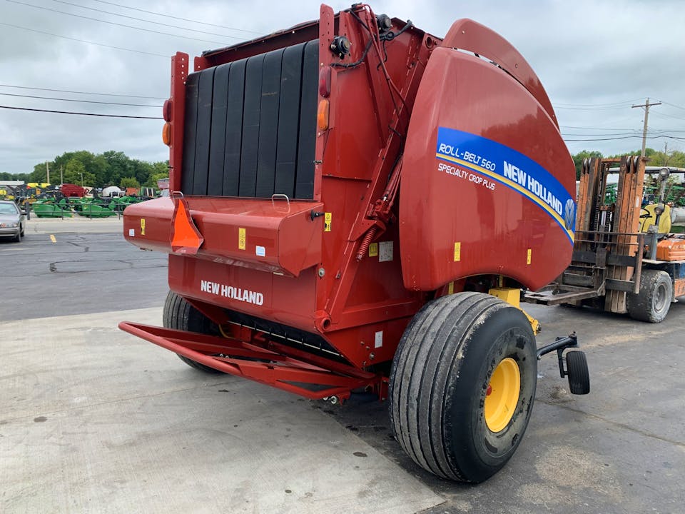 New Holland Rollbelt 560