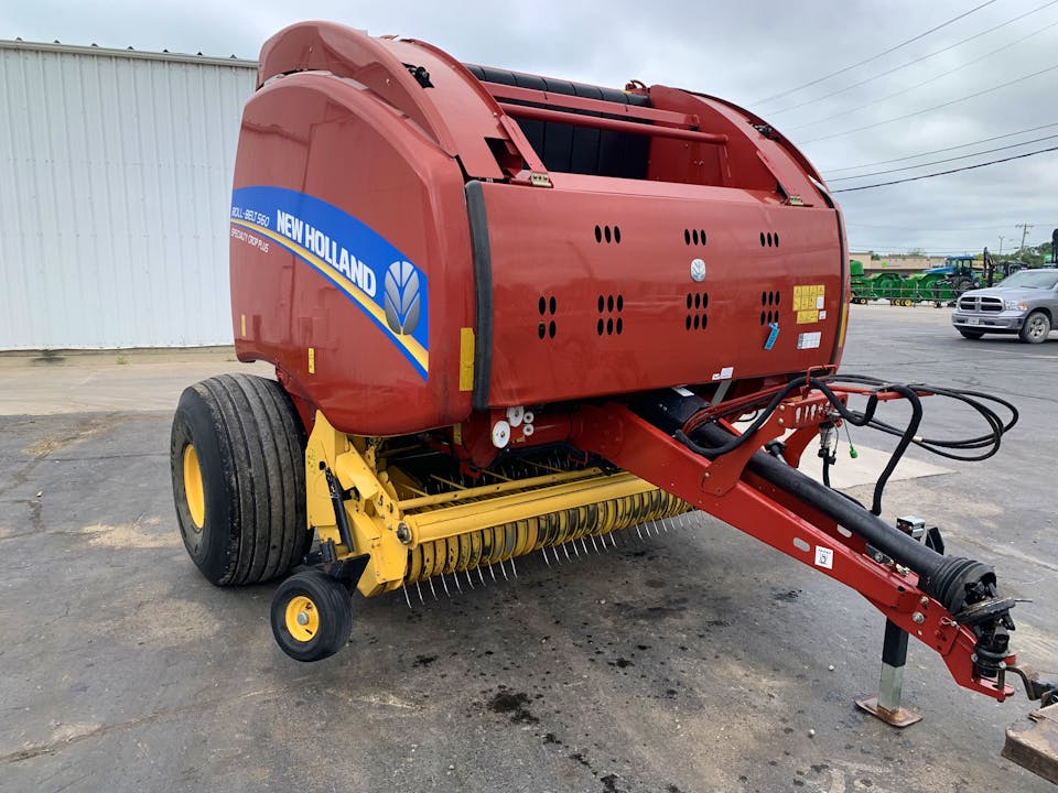 New Holland Rollbelt 560