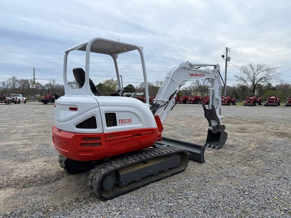 TAKEUCHI TB235