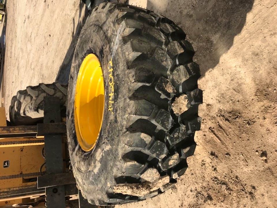 UNKNOWN TIRES