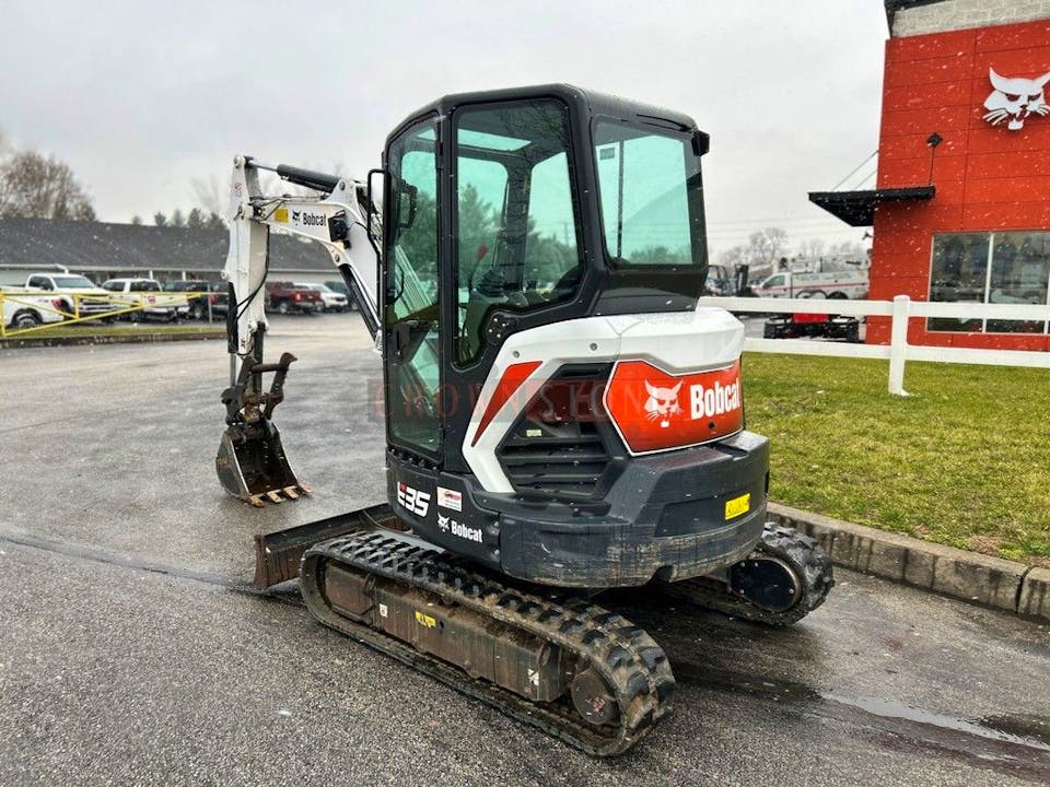 Bobcat E35