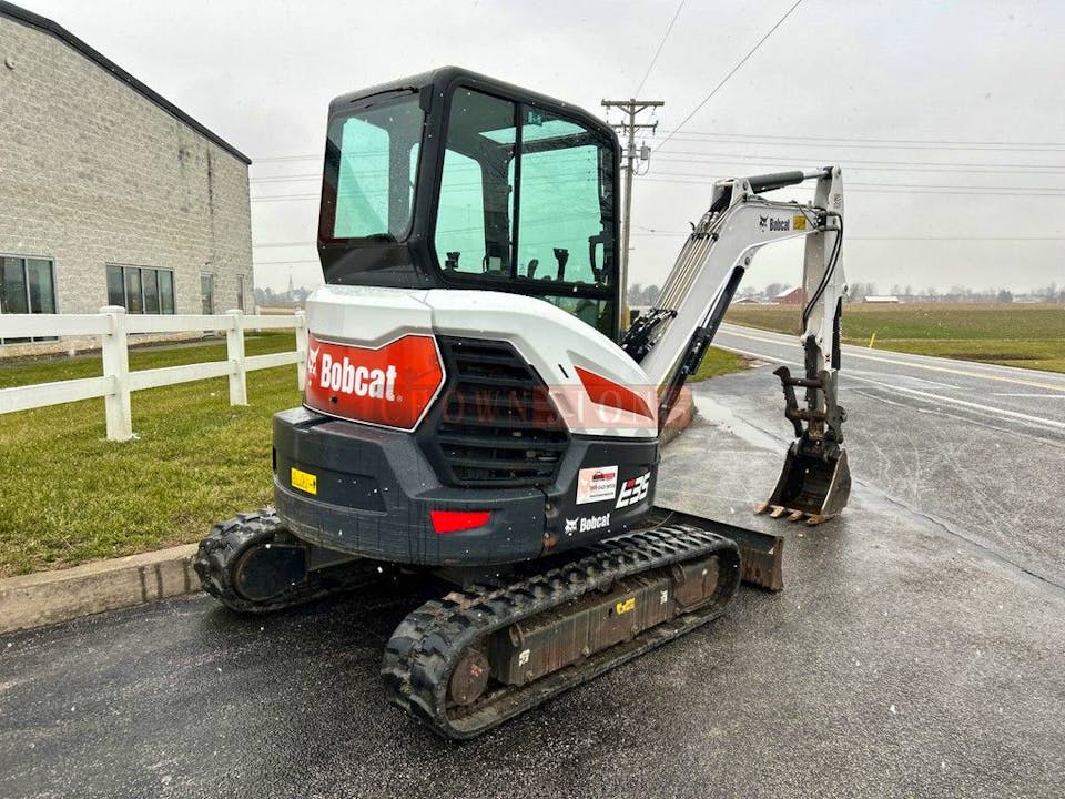 Bobcat E35