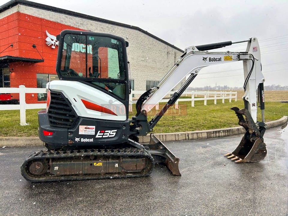 Bobcat E35