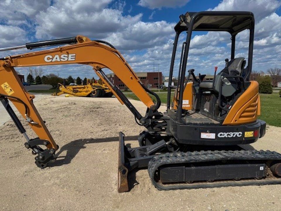 Case CX37C