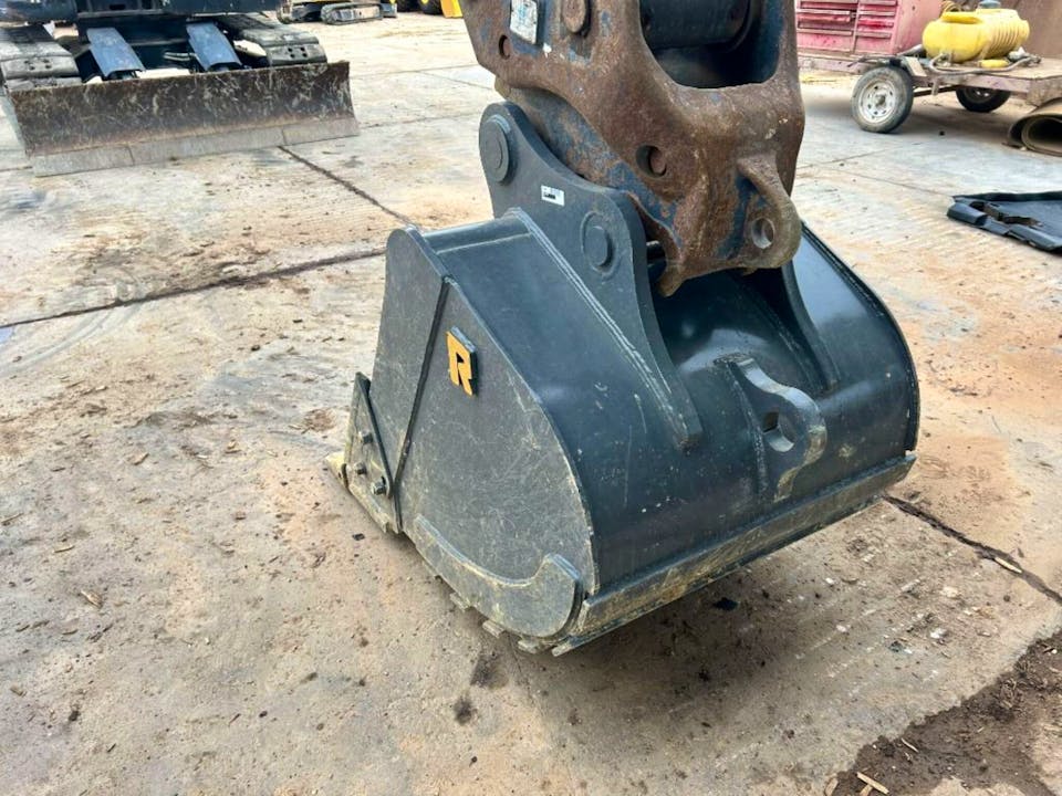 Hitachi 135G