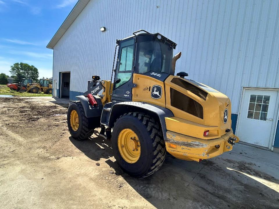 John Deere 344L