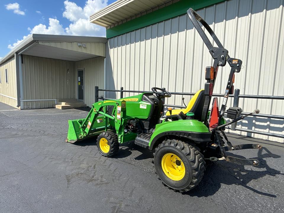John Deere 1023E