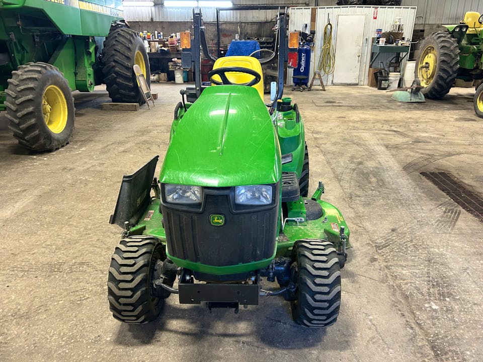 John Deere 1023E