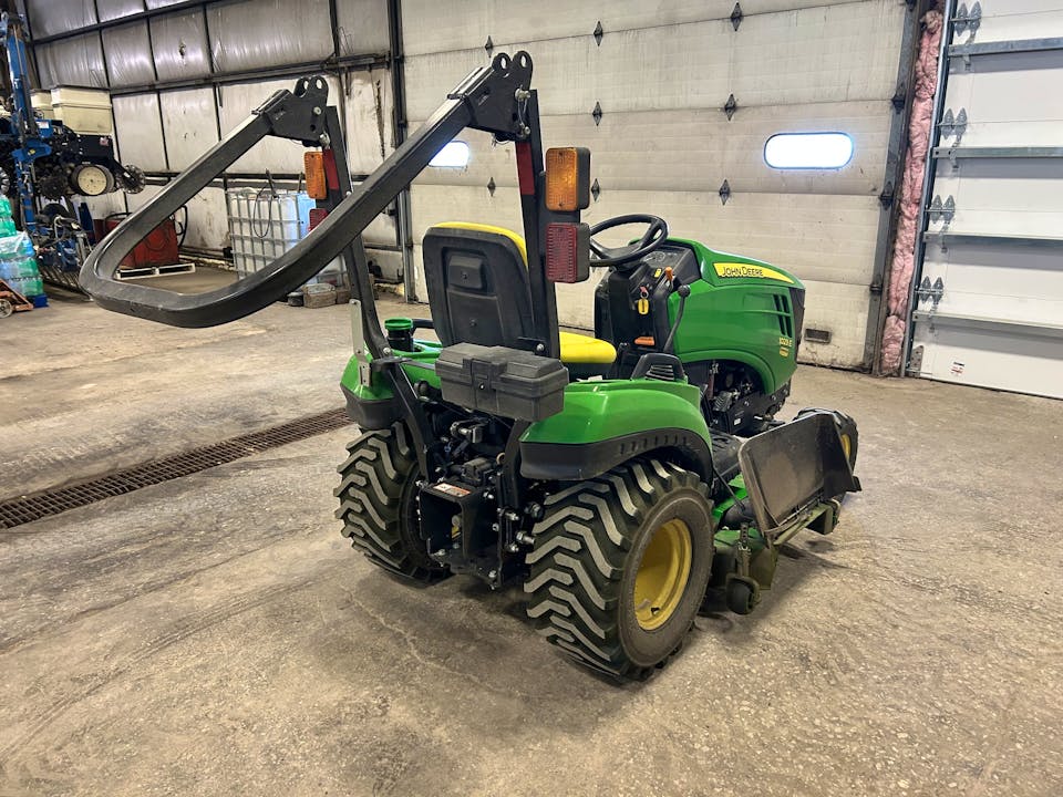John Deere 1023E