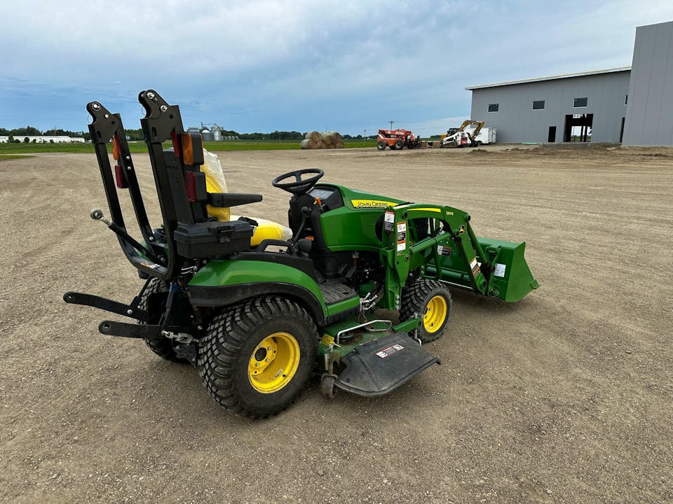John Deere 1025R