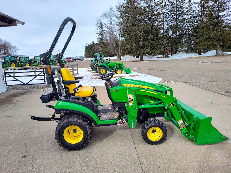 John Deere 1025R