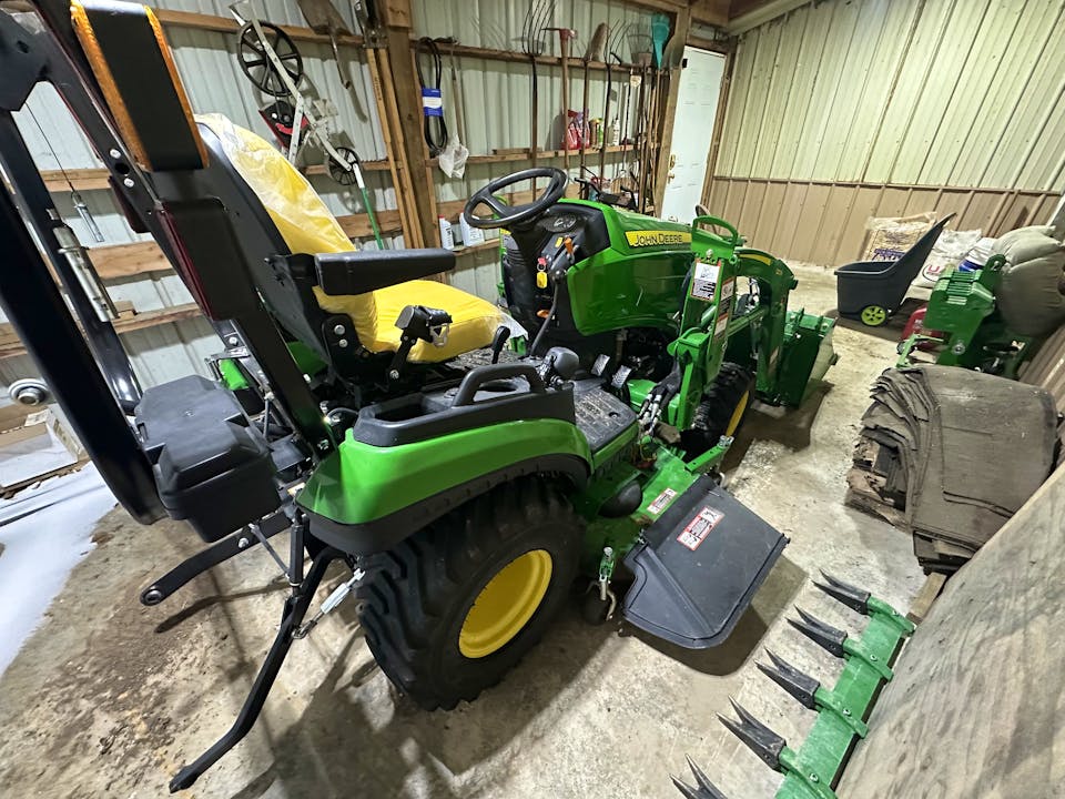 John Deere 1025R