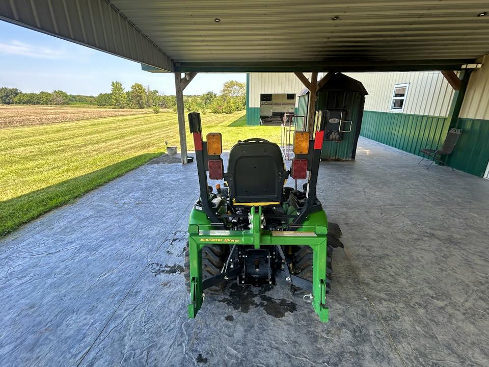John Deere 1025R