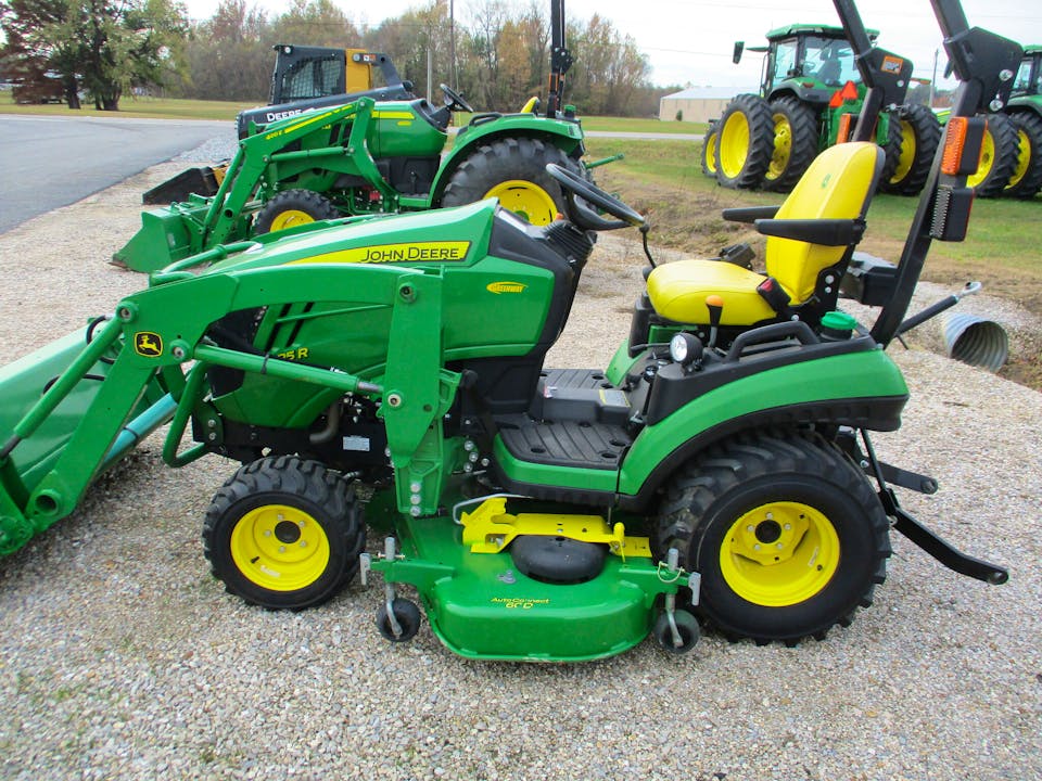 John Deere 1025R