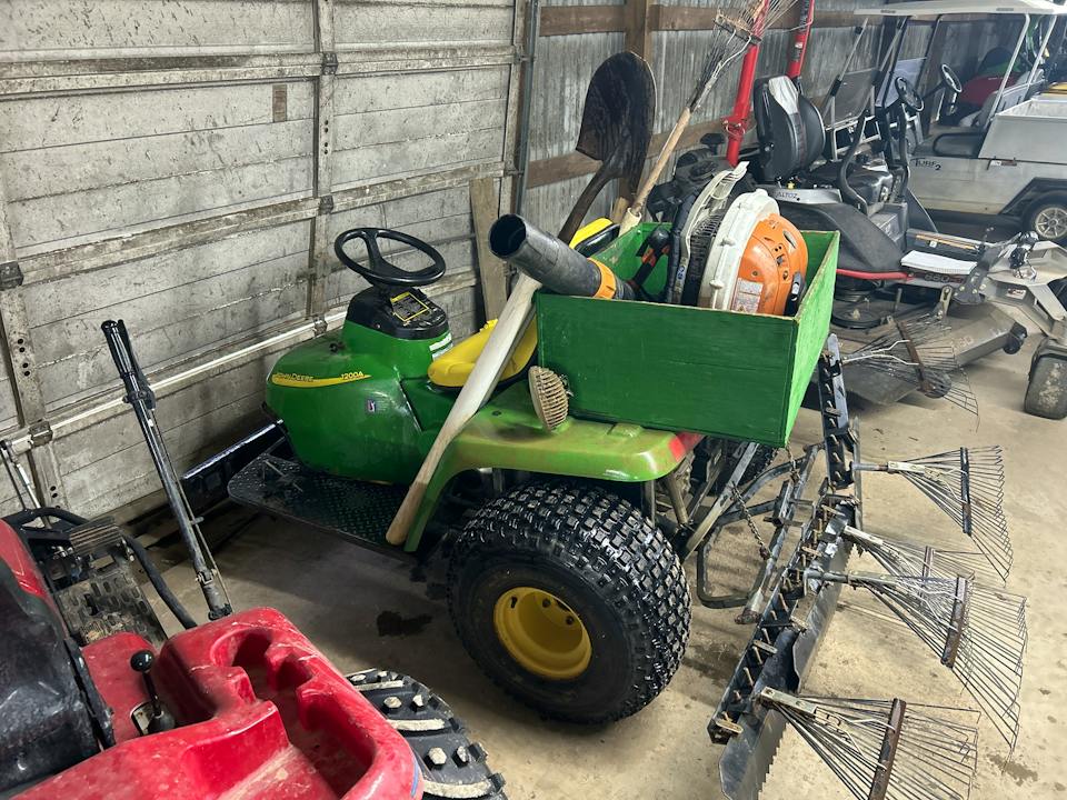 John Deere 1200A