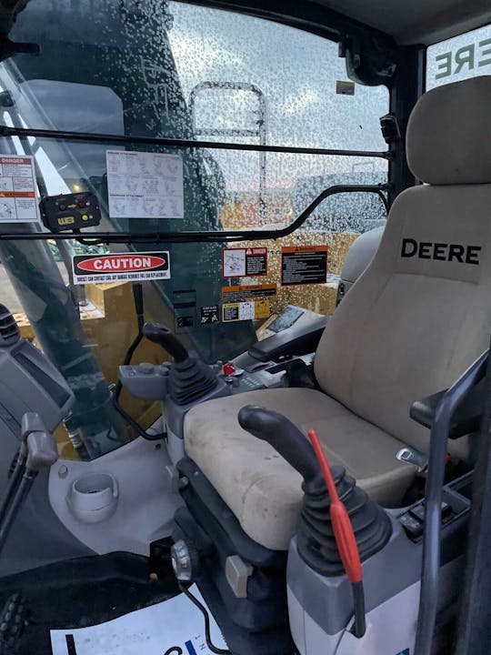 John Deere 135G