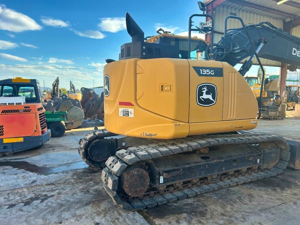 John Deere 135G