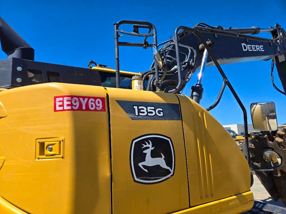 John Deere 135G