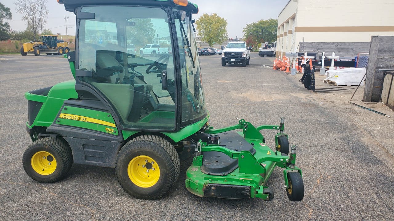 John Deere 1585