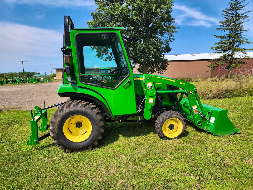 John Deere 2038R