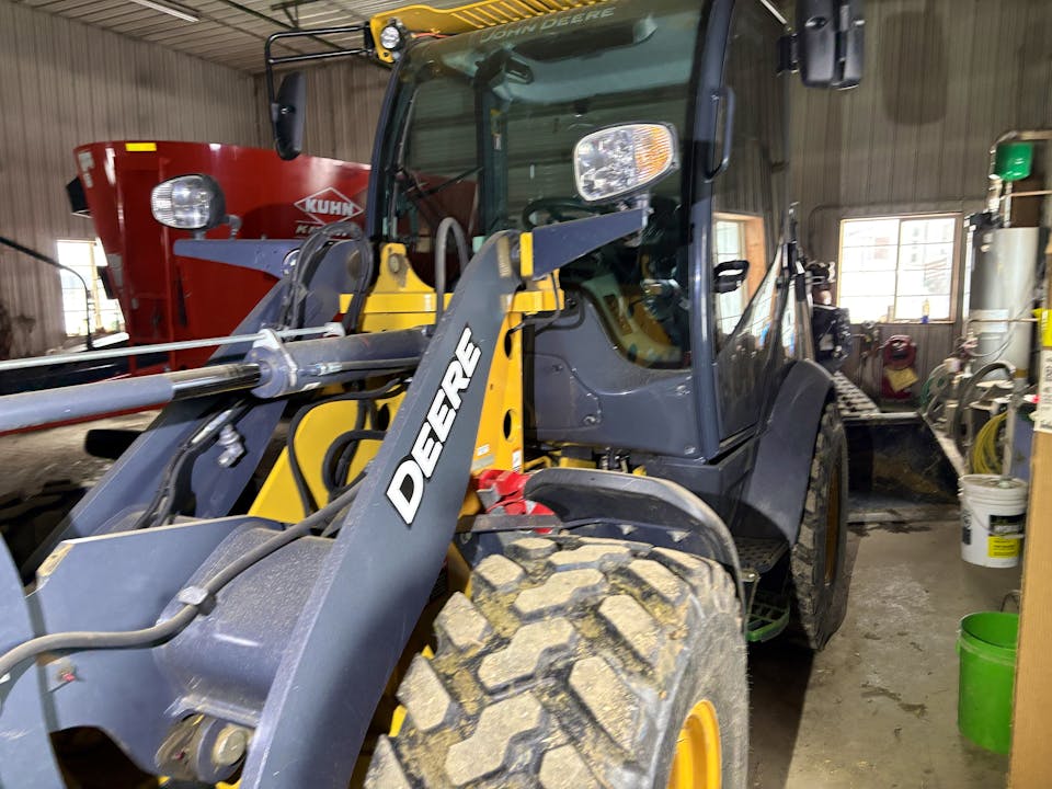 John Deere 204L