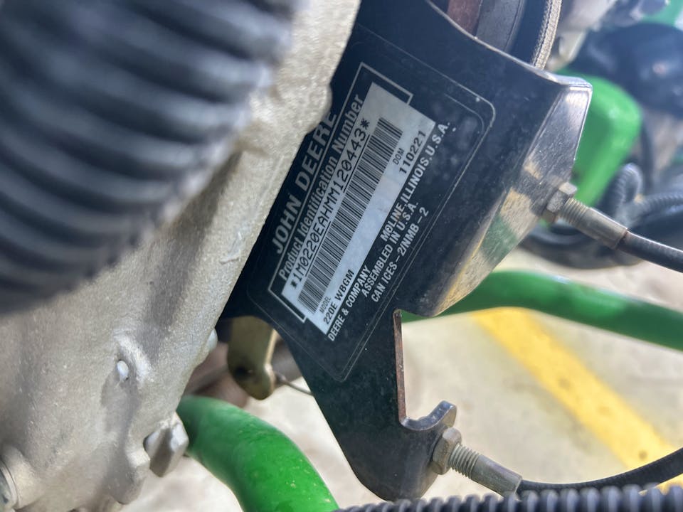 John Deere 220E