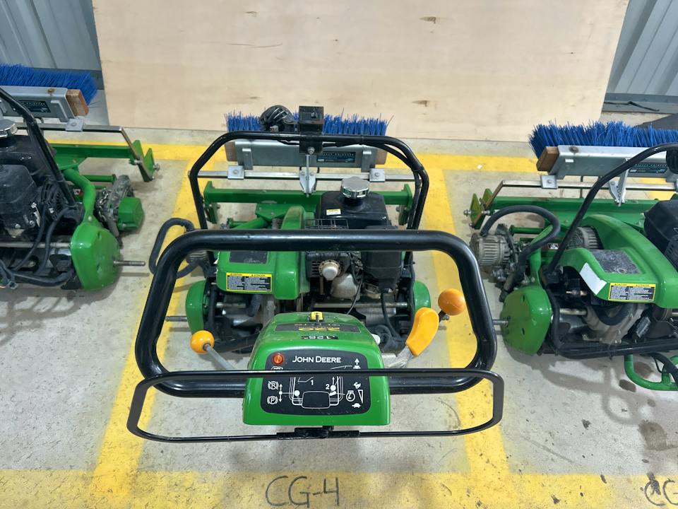 John Deere 220E