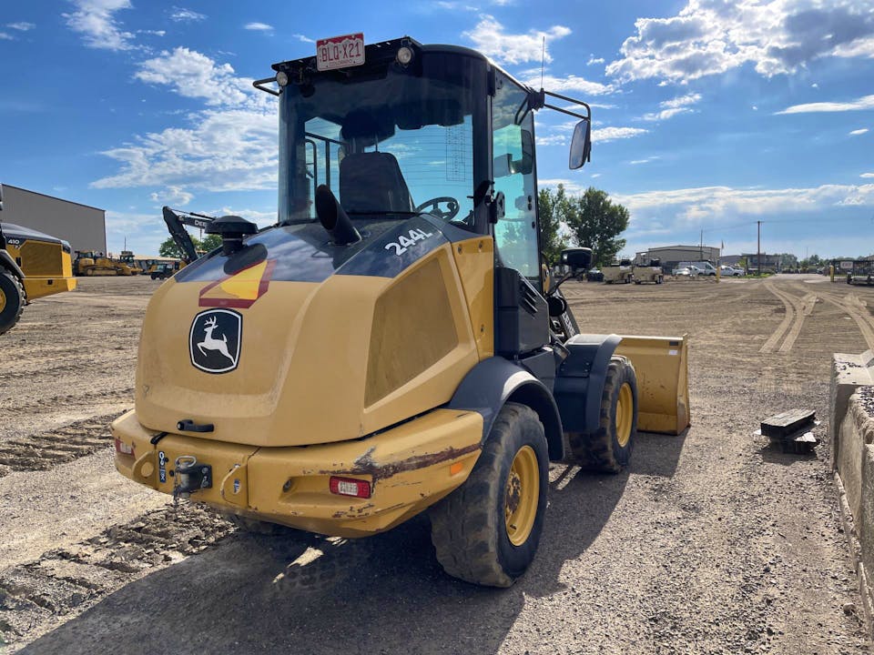 John Deere 244L