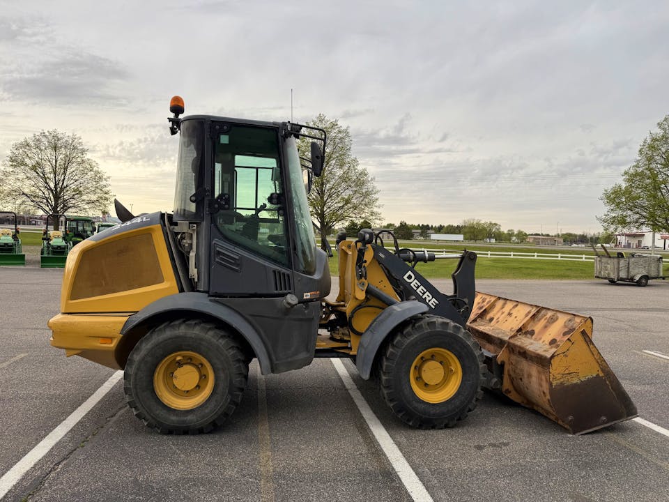 John Deere 244L