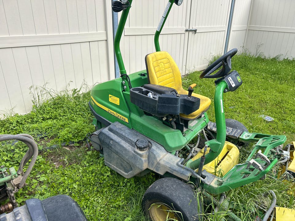 John Deere 2700E