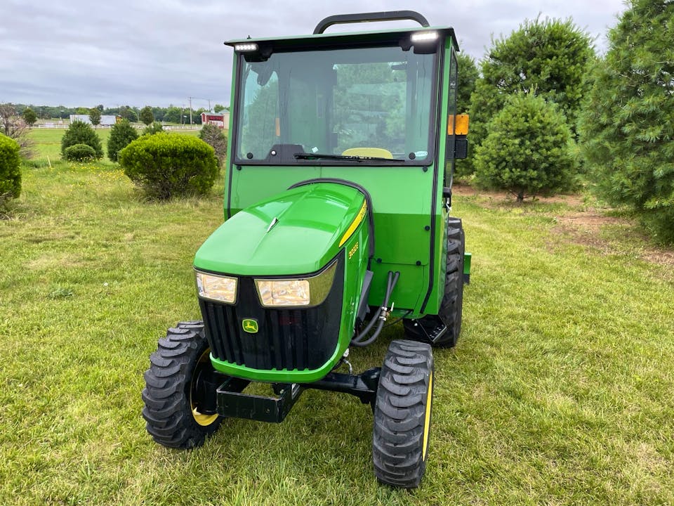 John Deere 3032E
