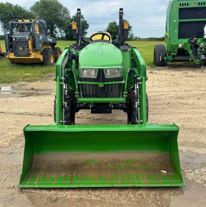John Deere 3038E