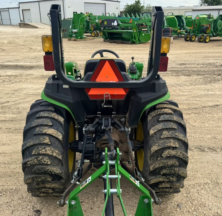 John Deere 3038E