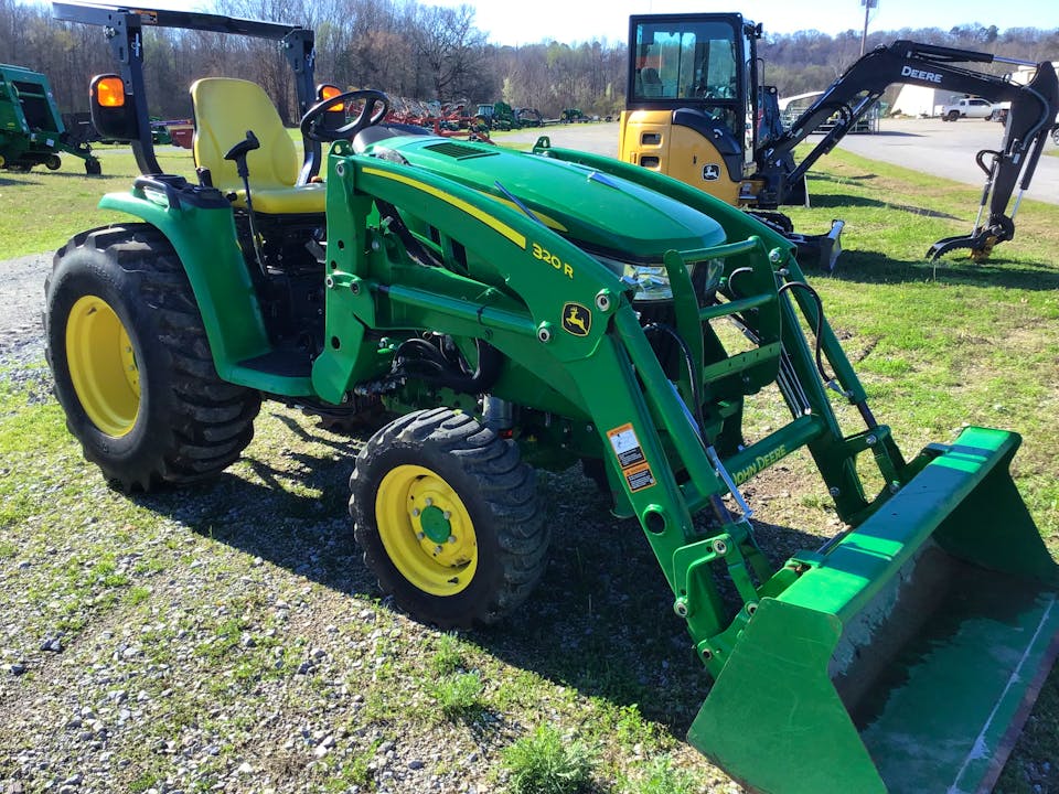 John Deere 3039R