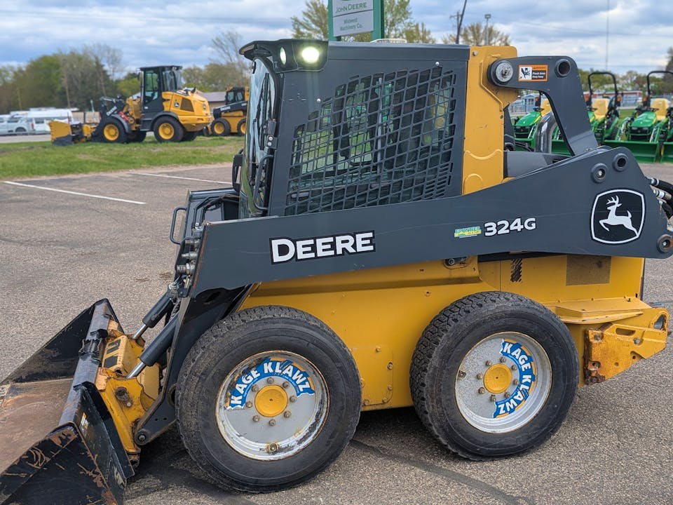 John Deere 324G