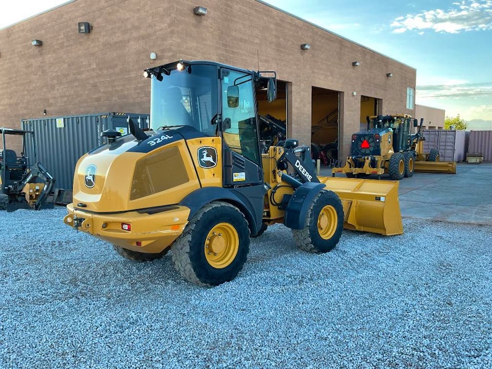John Deere 324L