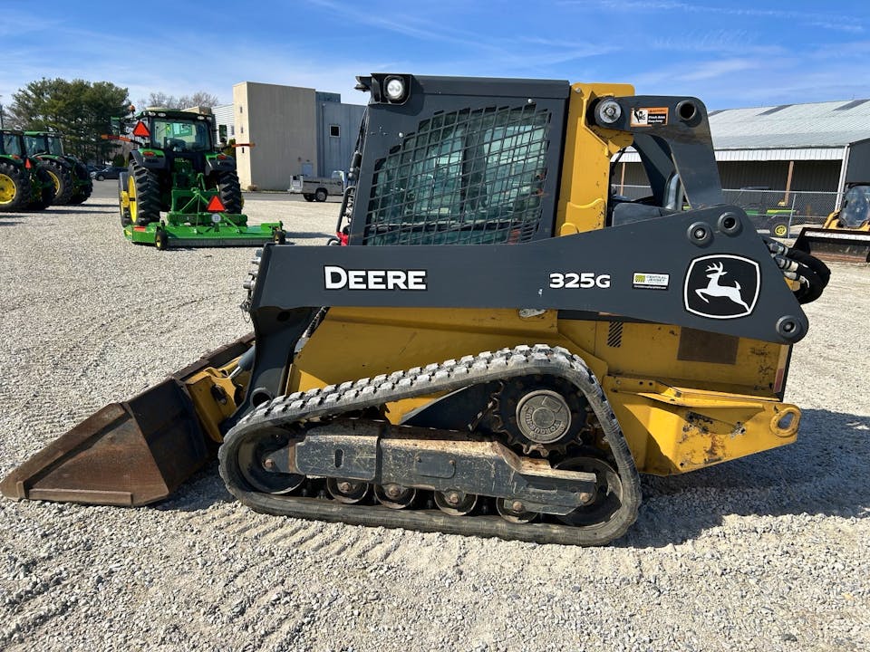 John Deere 325G