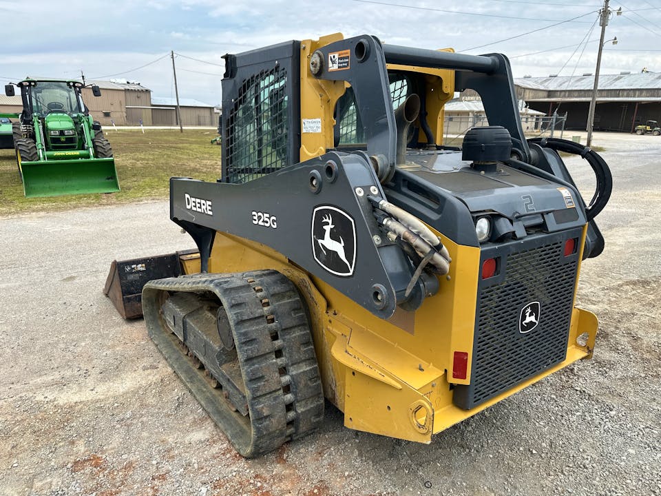 John Deere 325G