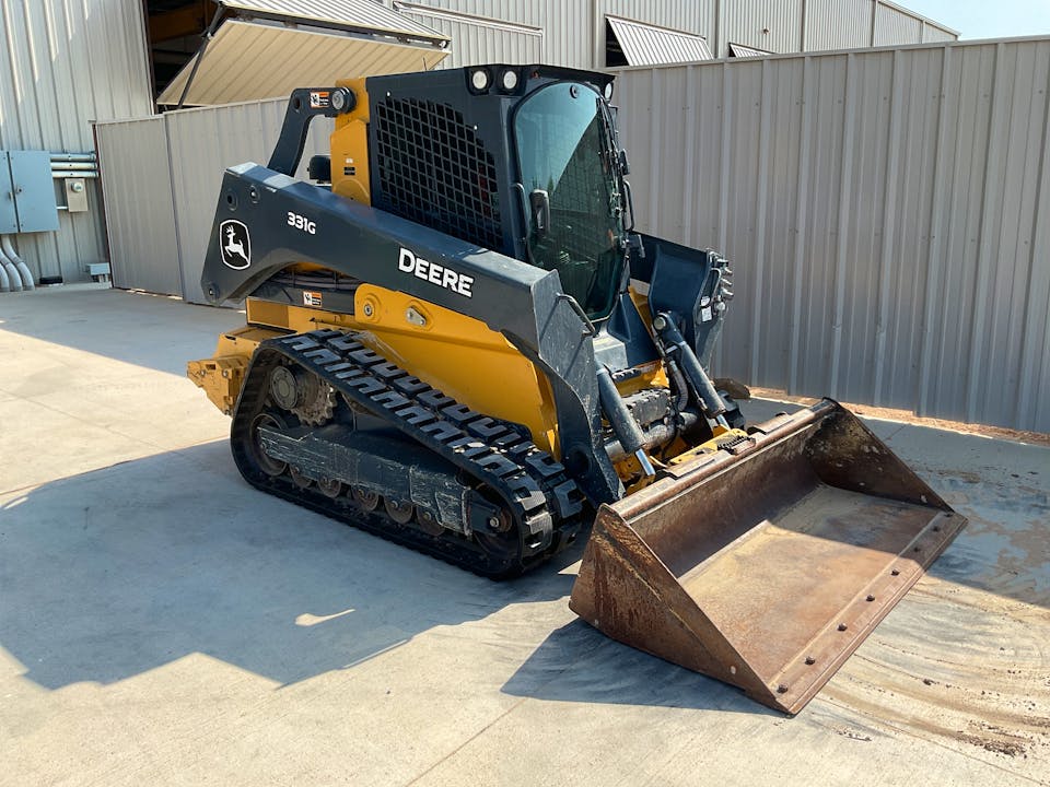 John Deere 331G