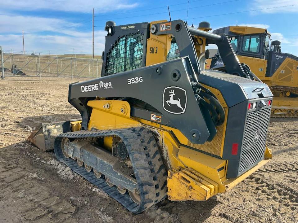 John Deere 333G
