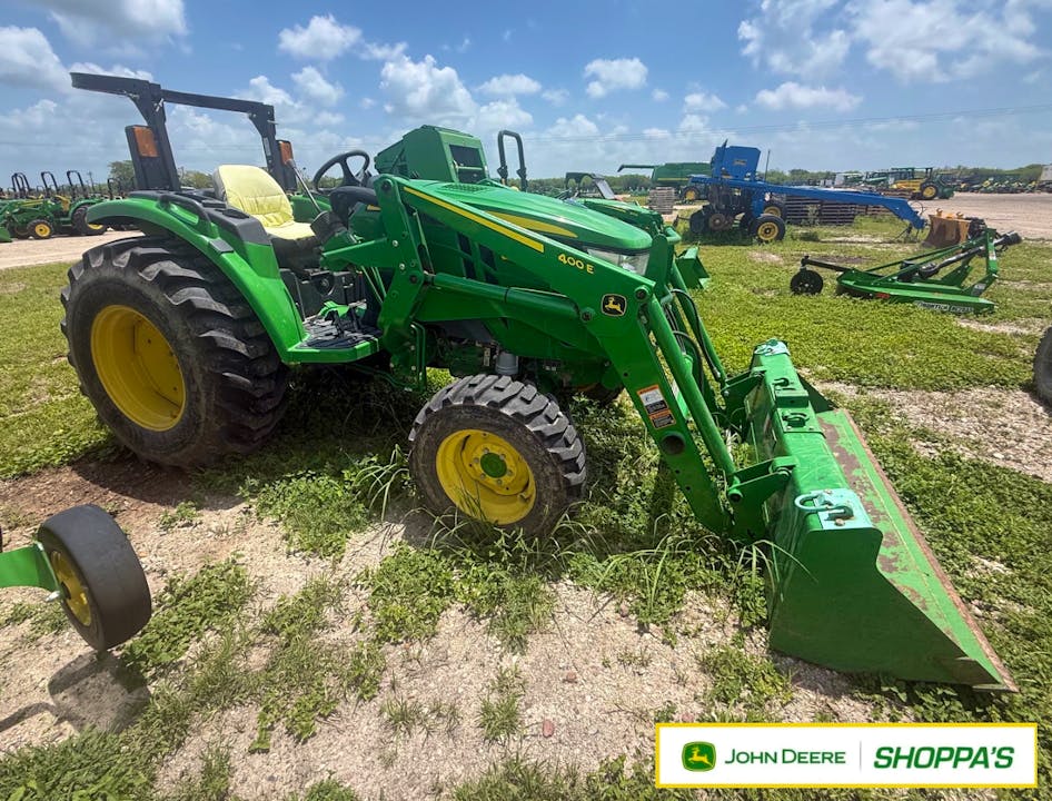 John Deere 4052M