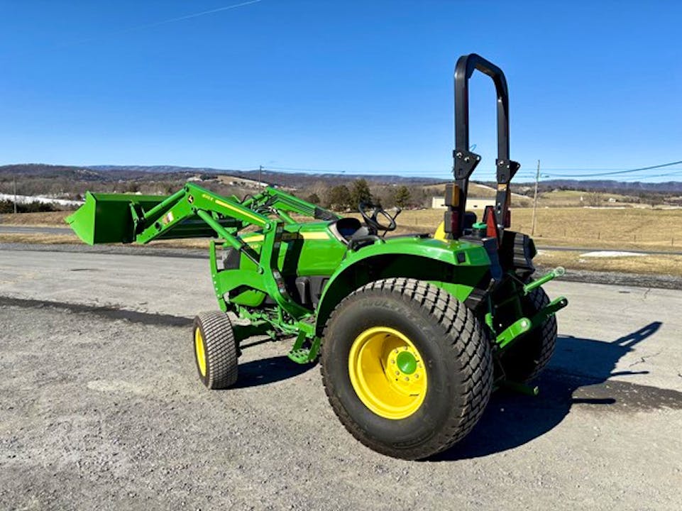 John Deere 4066M