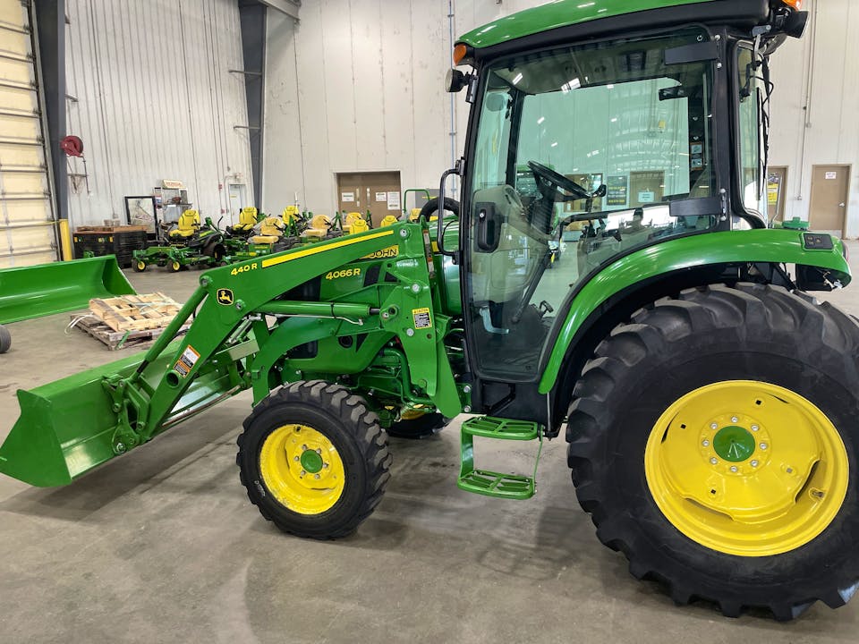 John Deere 4066R